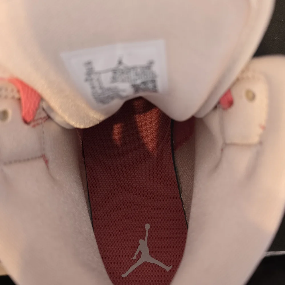 Jordan 1 Women's Mid 'Guava Ice' - Picture 8 of 11